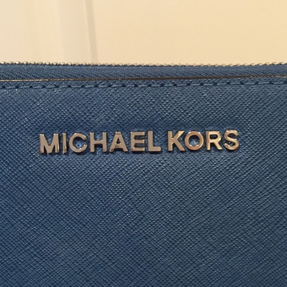 Michael Kors Wristlet or Wallet - Picture 2 of 5